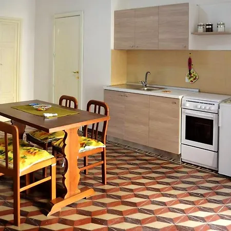 Chic In 70m² View Apartment